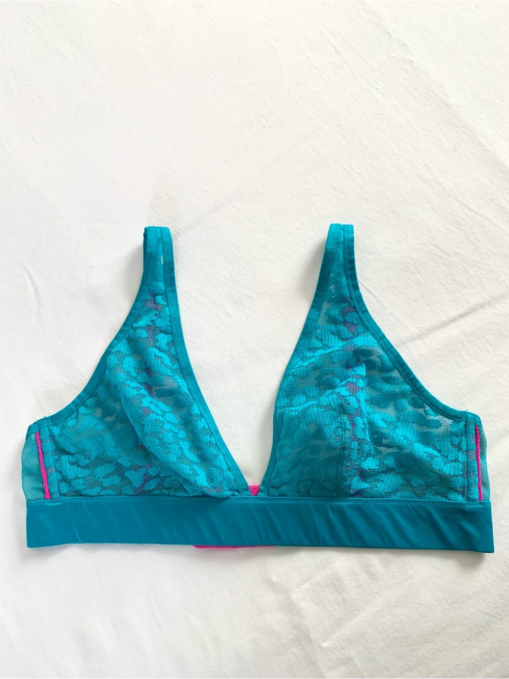 Victorias Secret Very Sexy Lace Plunge Bralette. Large